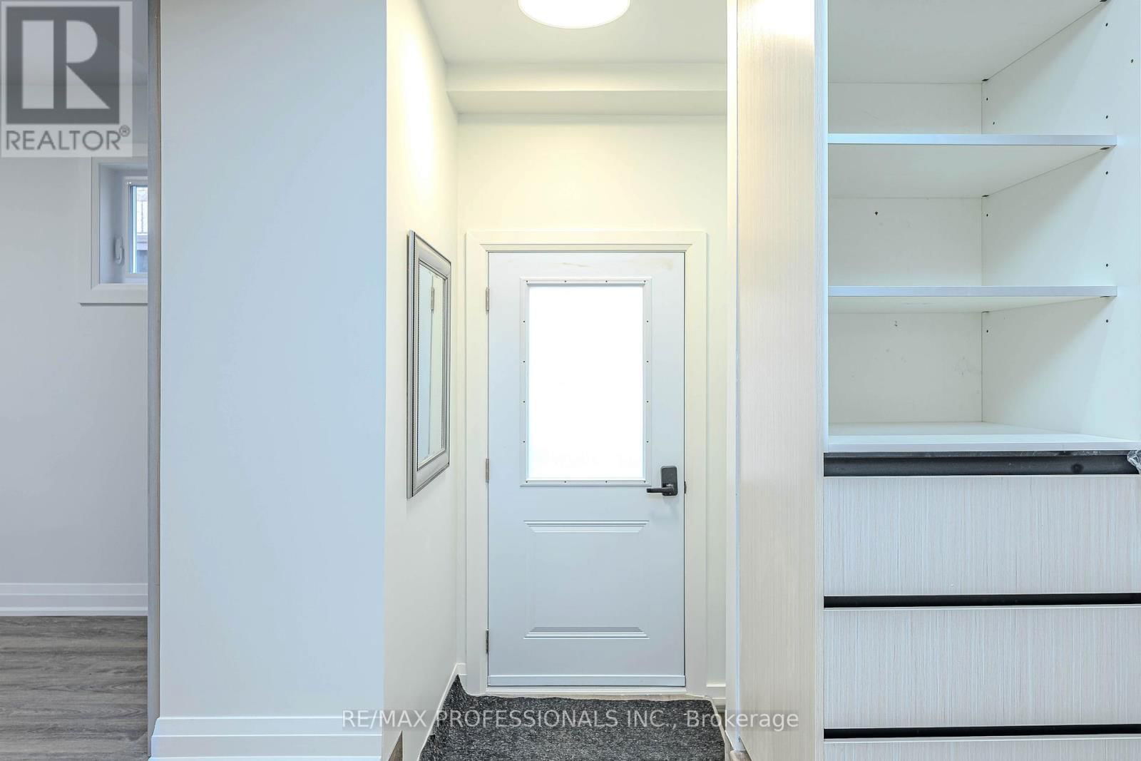 1 - 295 DEEPSPRINGS CRESCENT Image 13