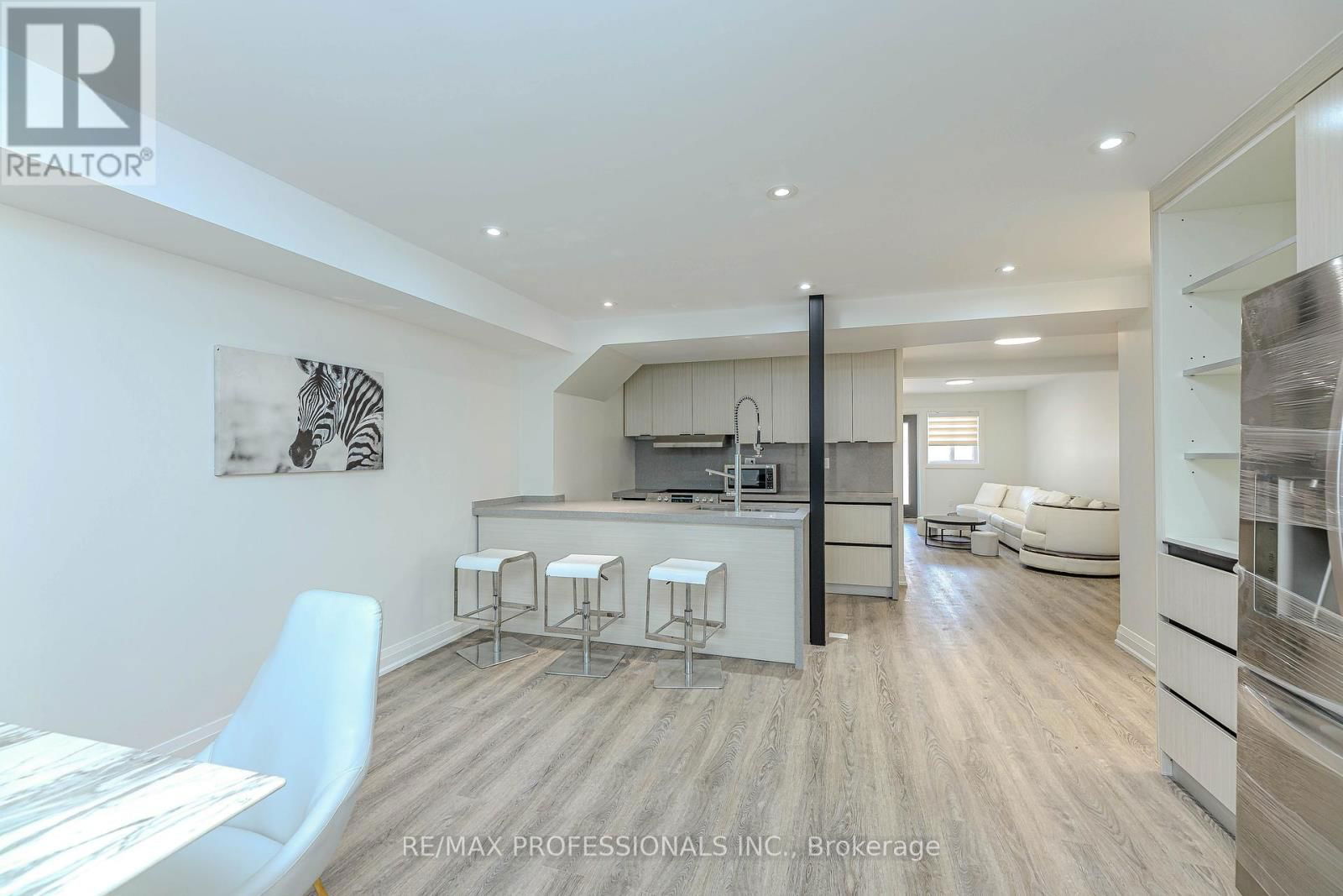 1 - 295 DEEPSPRINGS CRESCENT Image 14