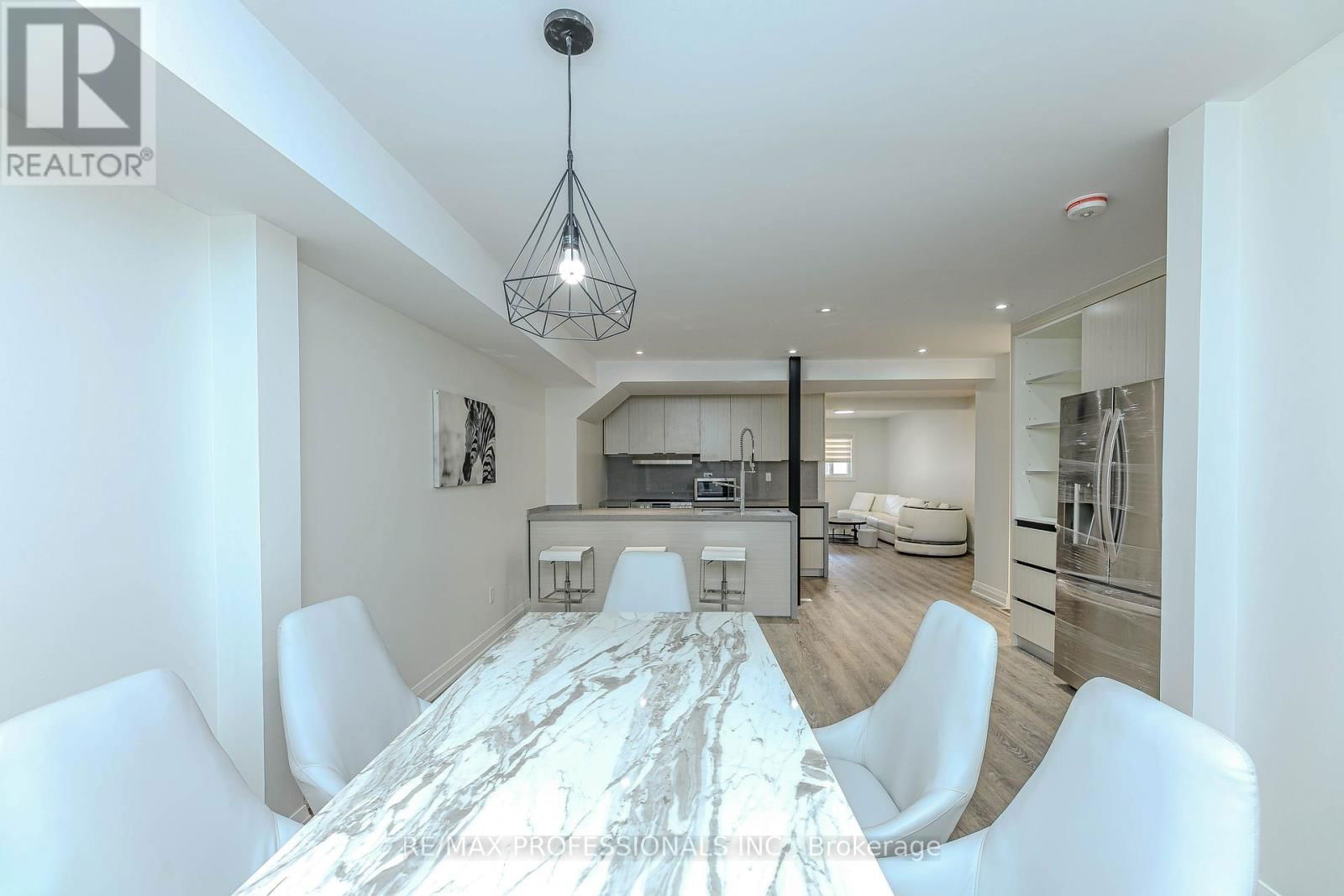 1 - 295 DEEPSPRINGS CRESCENT Image 15