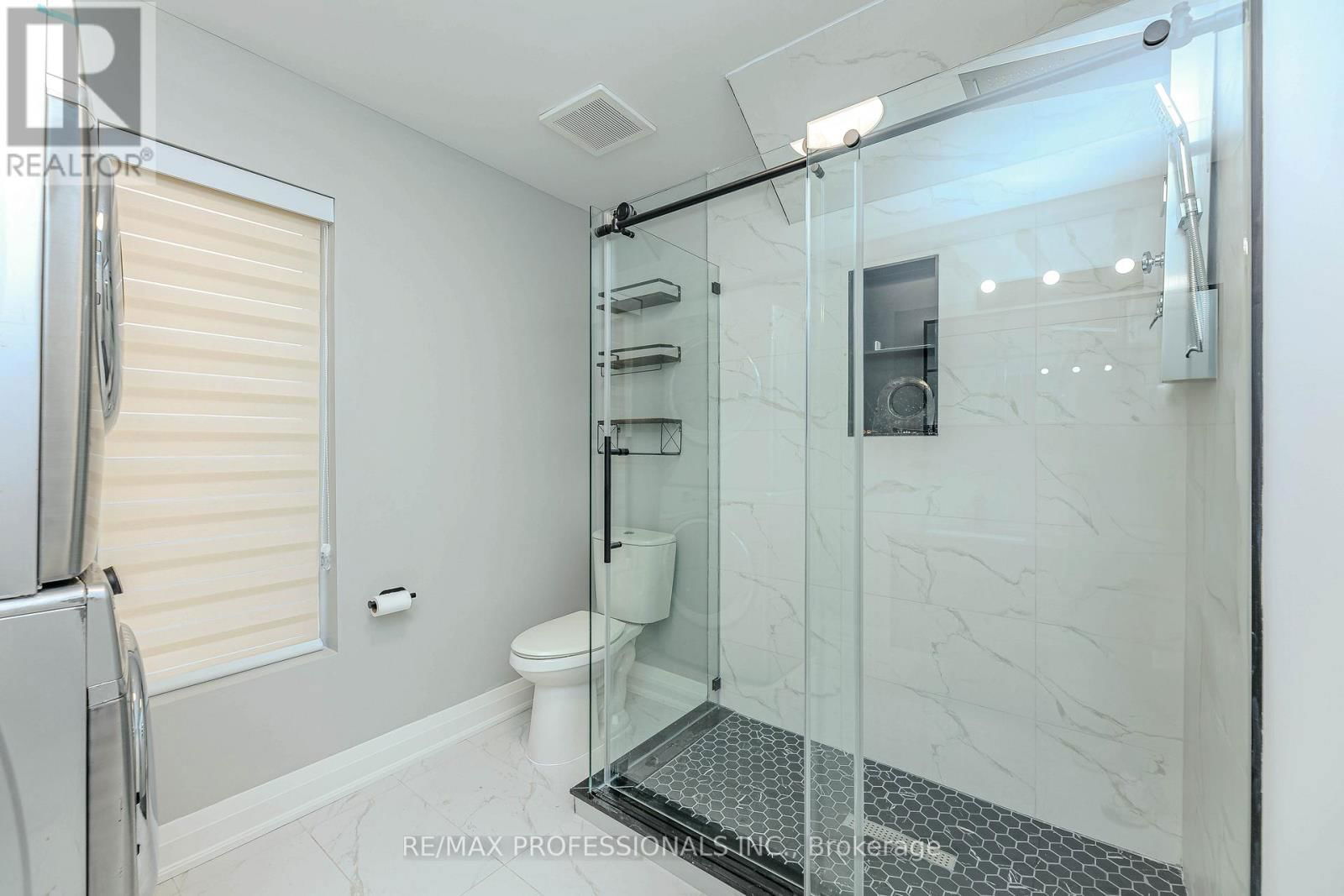 1 - 295 DEEPSPRINGS CRESCENT Image 17
