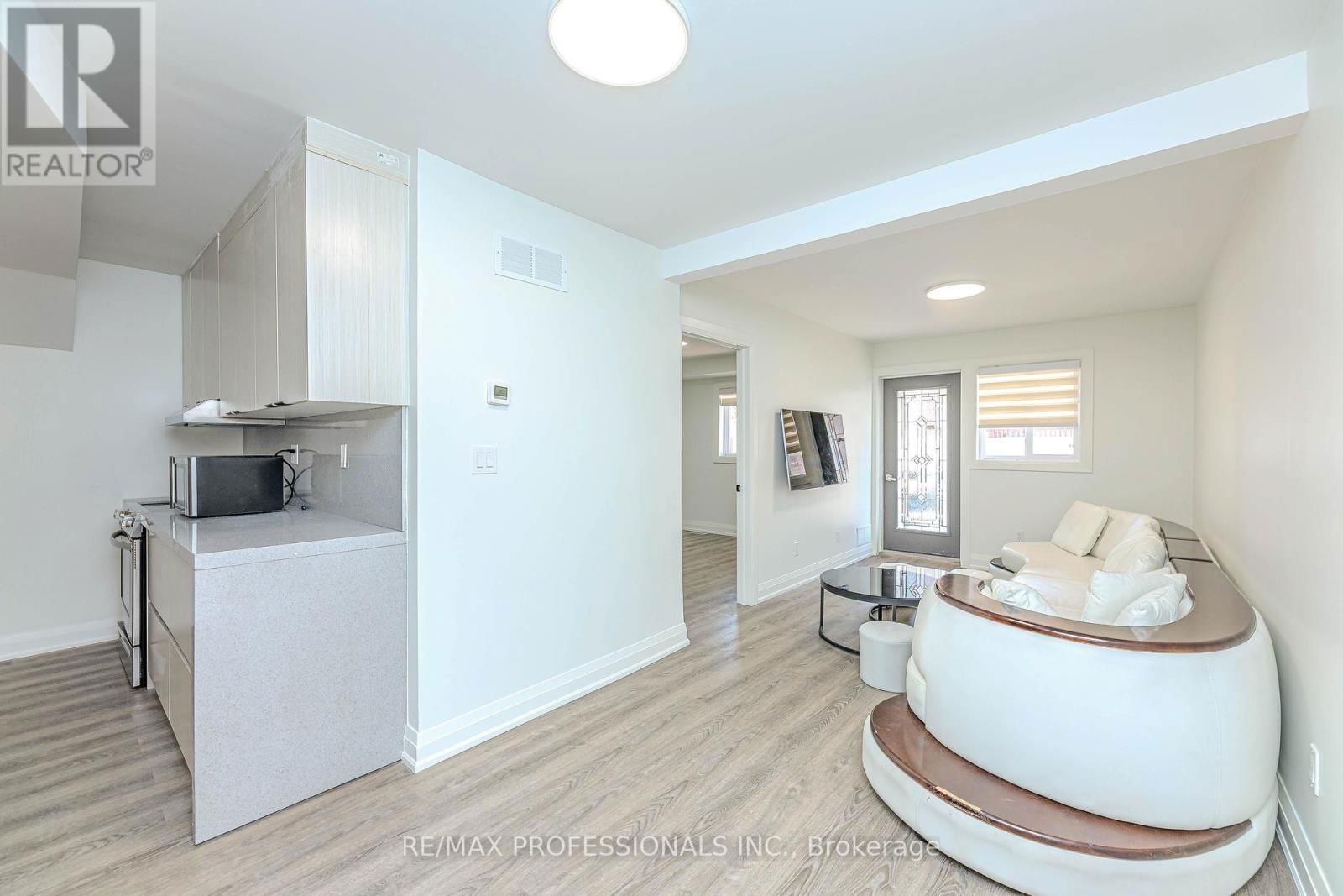 1 - 295 DEEPSPRINGS CRESCENT Image 27