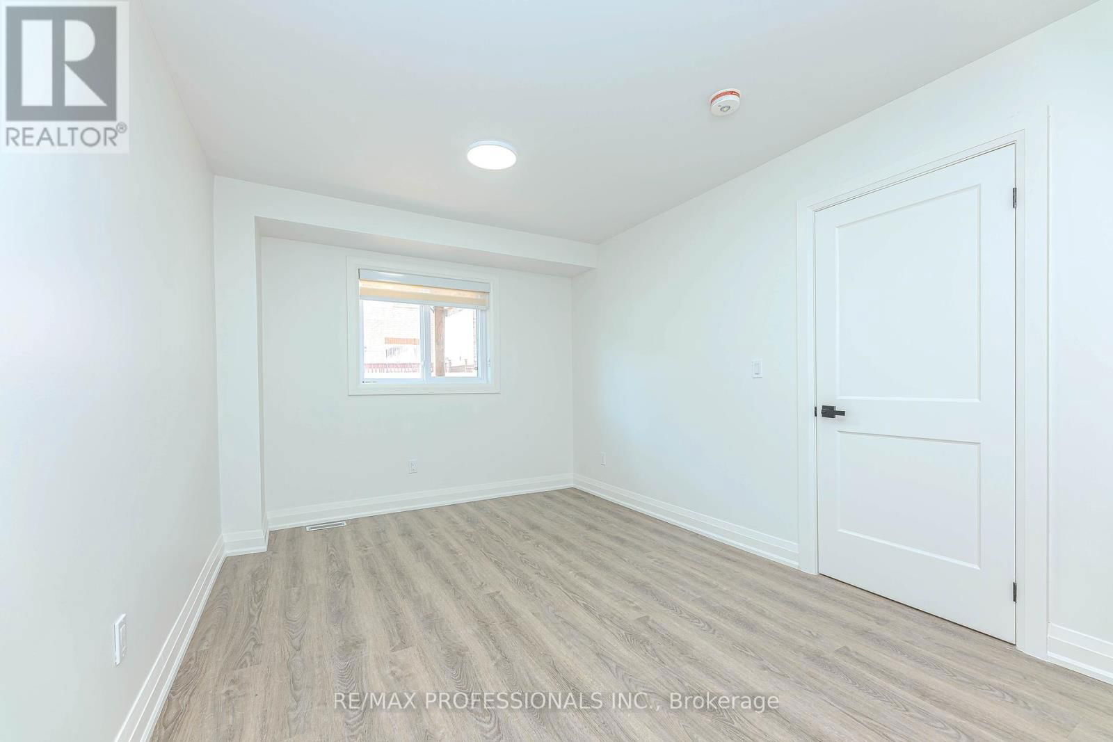 1 - 295 DEEPSPRINGS CRESCENT Image 29