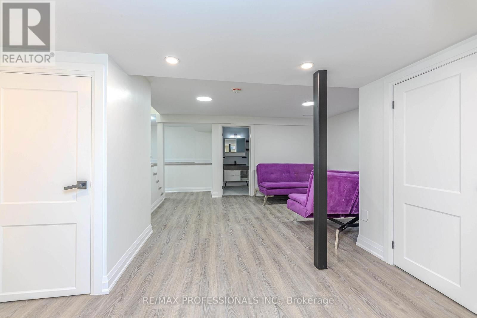 1 - 295 DEEPSPRINGS CRESCENT Image 35