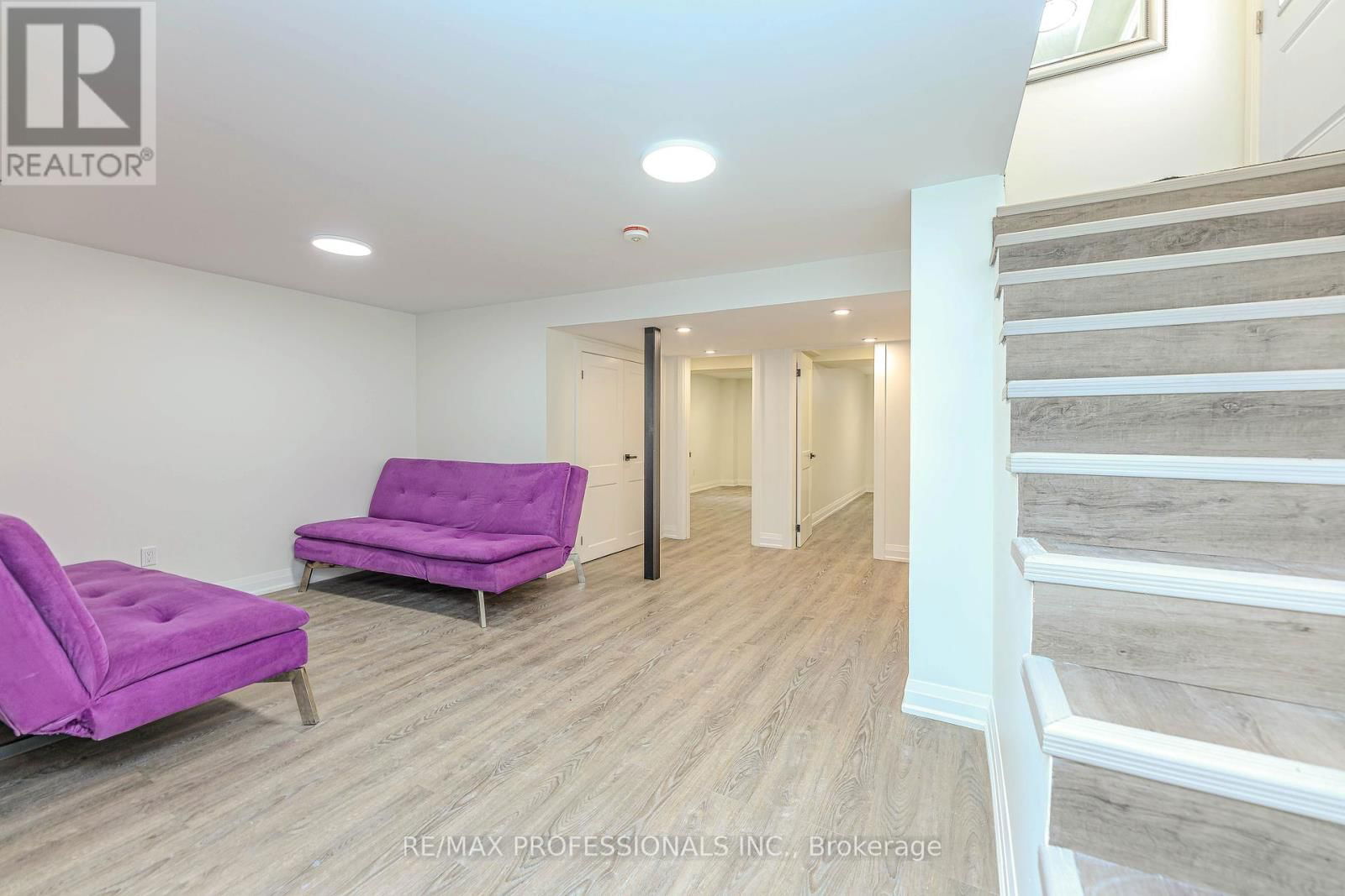 1 - 295 DEEPSPRINGS CRESCENT Image 37