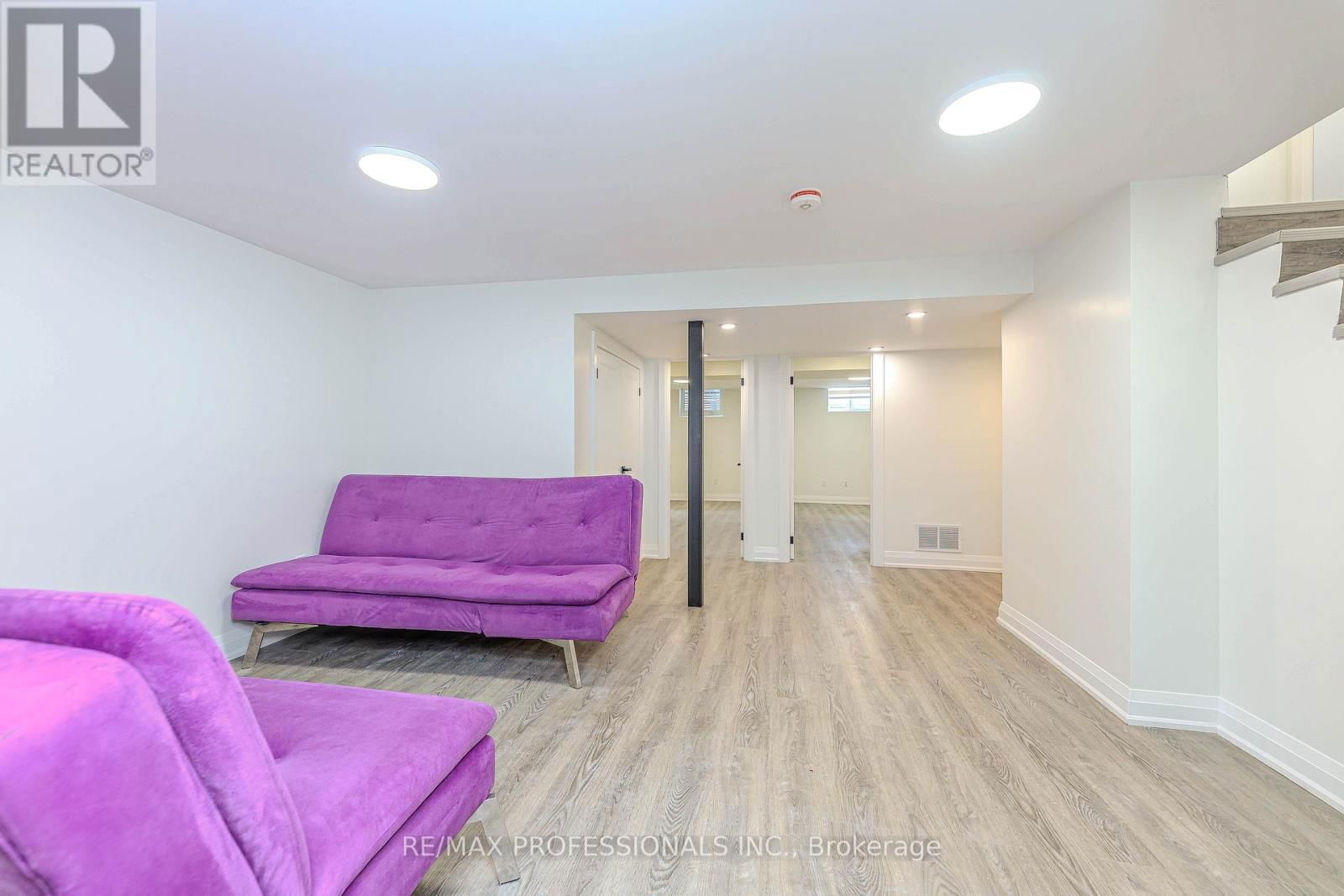 1 - 295 DEEPSPRINGS CRESCENT Image 38