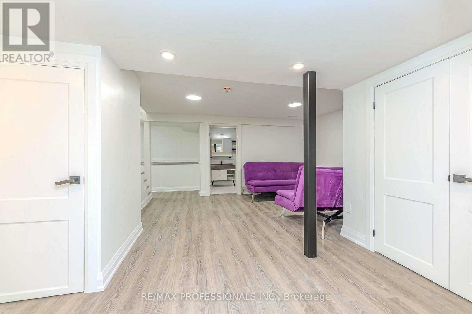 1 - 295 DEEPSPRINGS CRESCENT Image 39