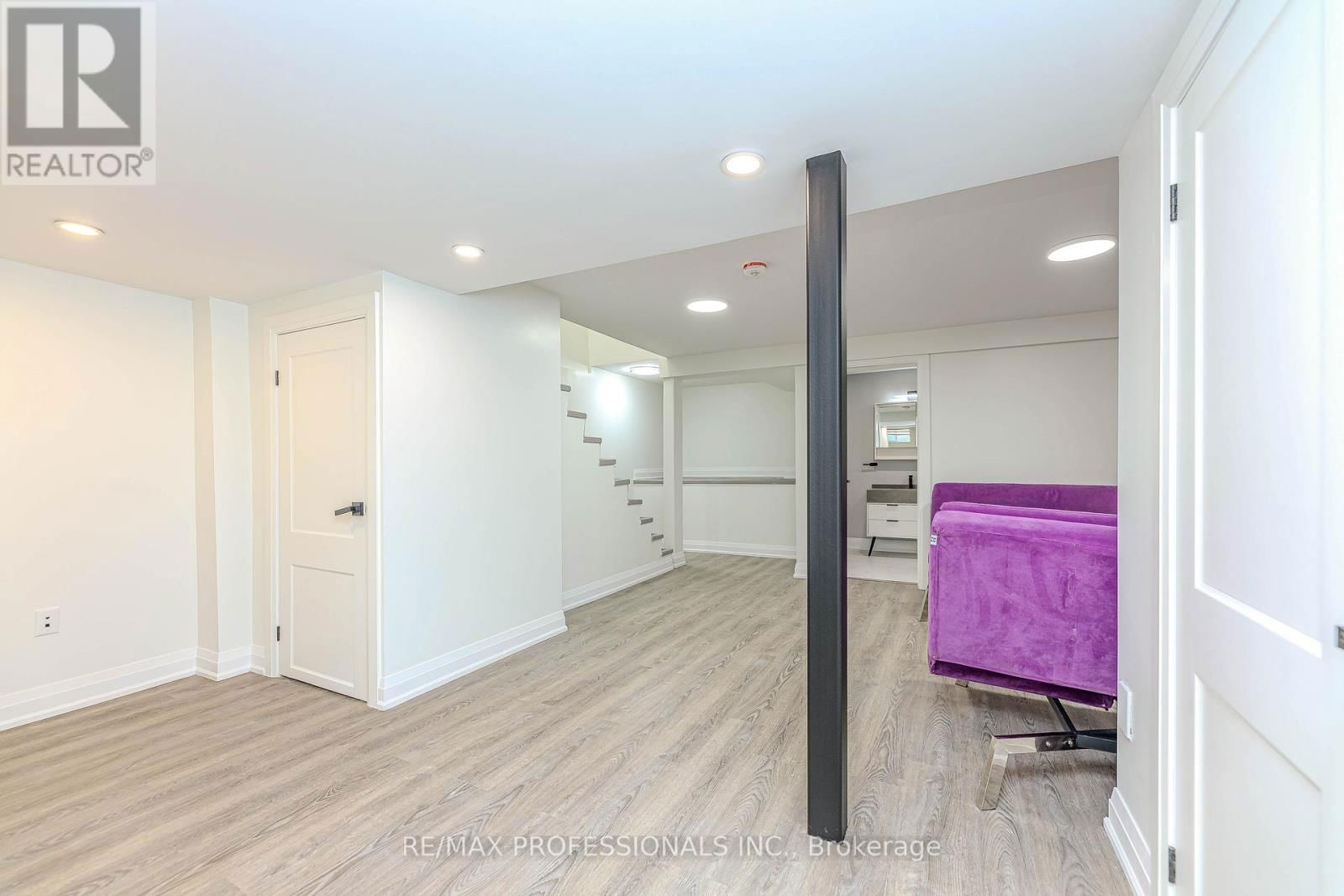 1 - 295 DEEPSPRINGS CRESCENT Image 40