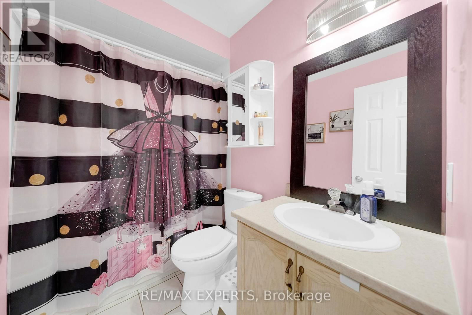 83 GRAY AVENUE Image 19