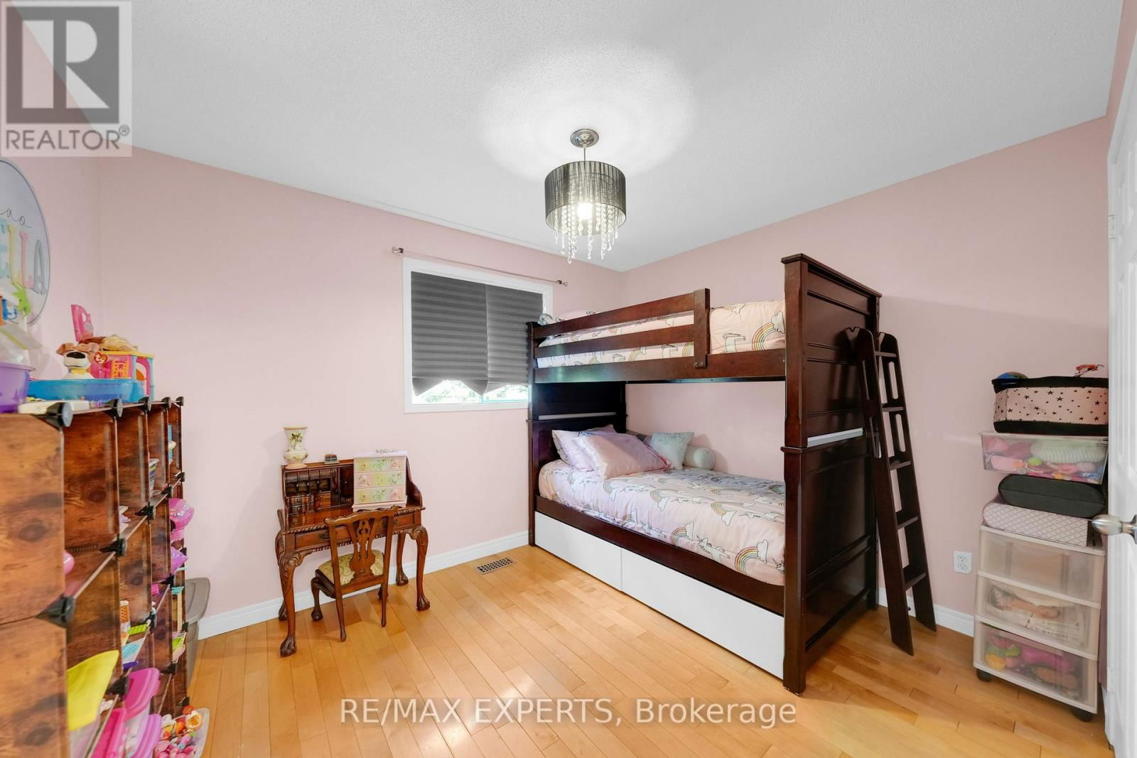 83 GRAY AVENUE Image 20