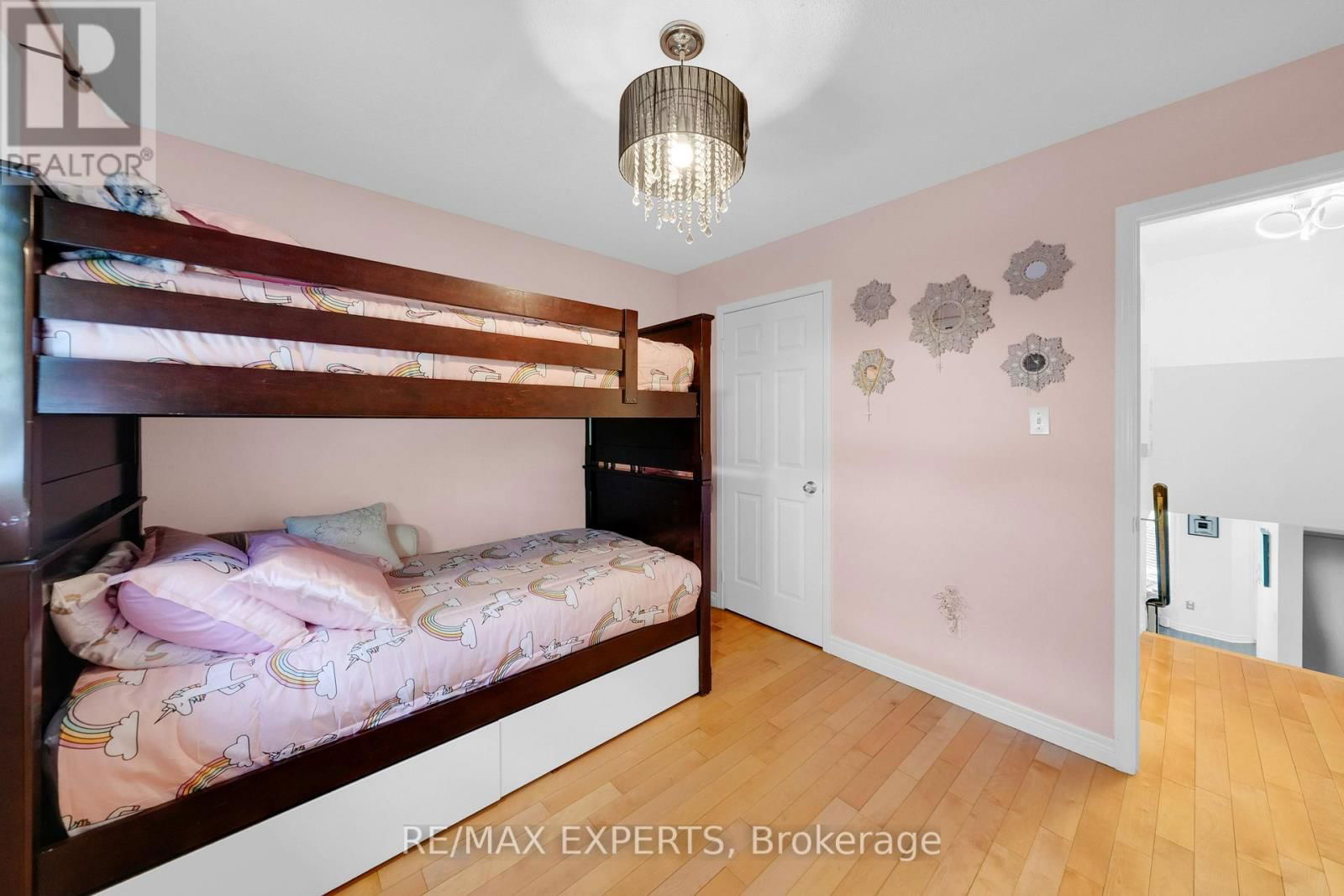 83 GRAY AVENUE Image 21