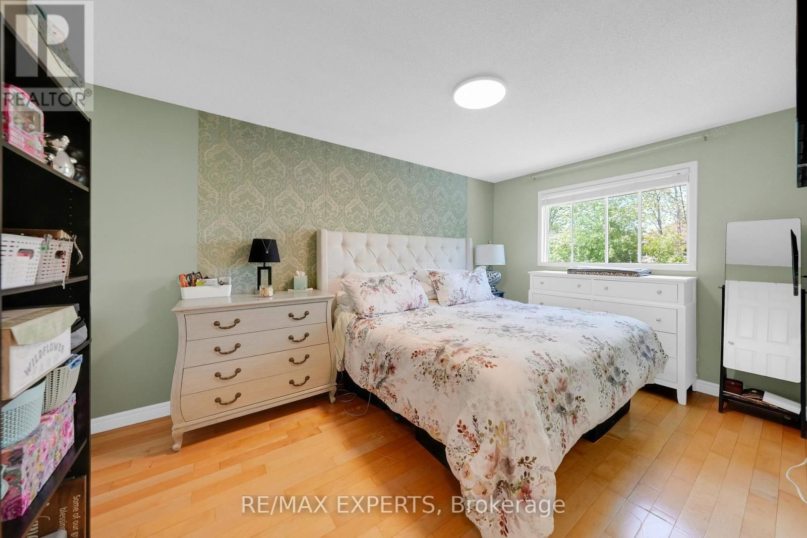 83 GRAY AVENUE Image 22