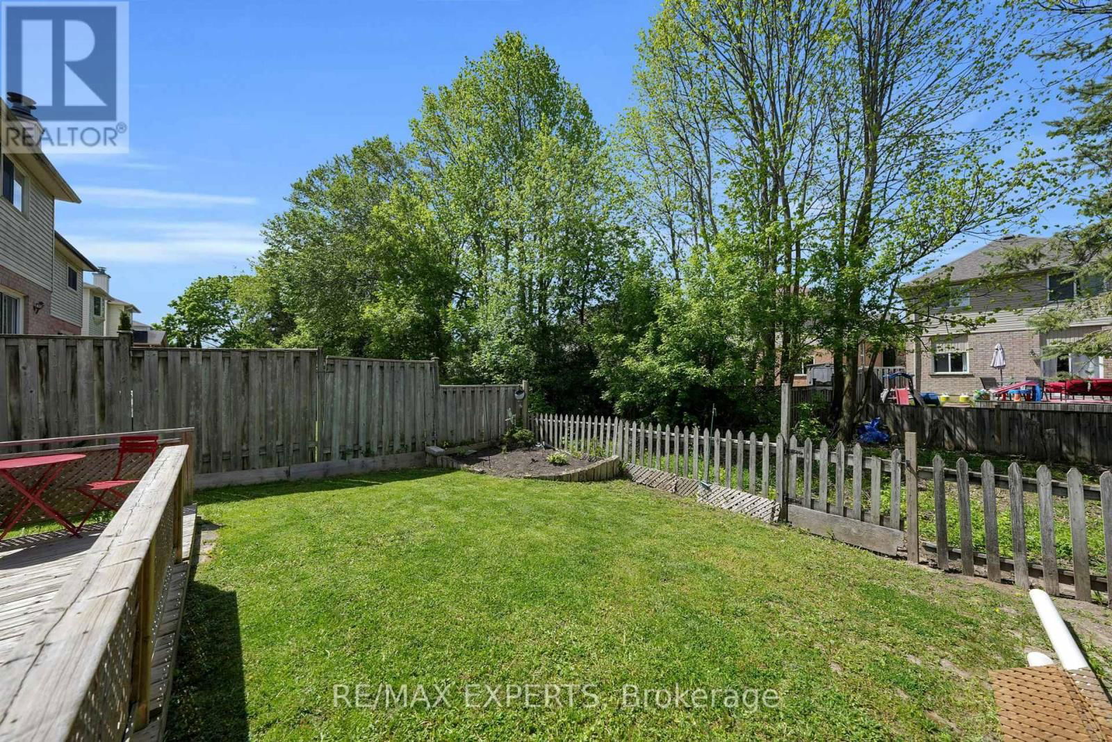 83 GRAY AVENUE Image 27