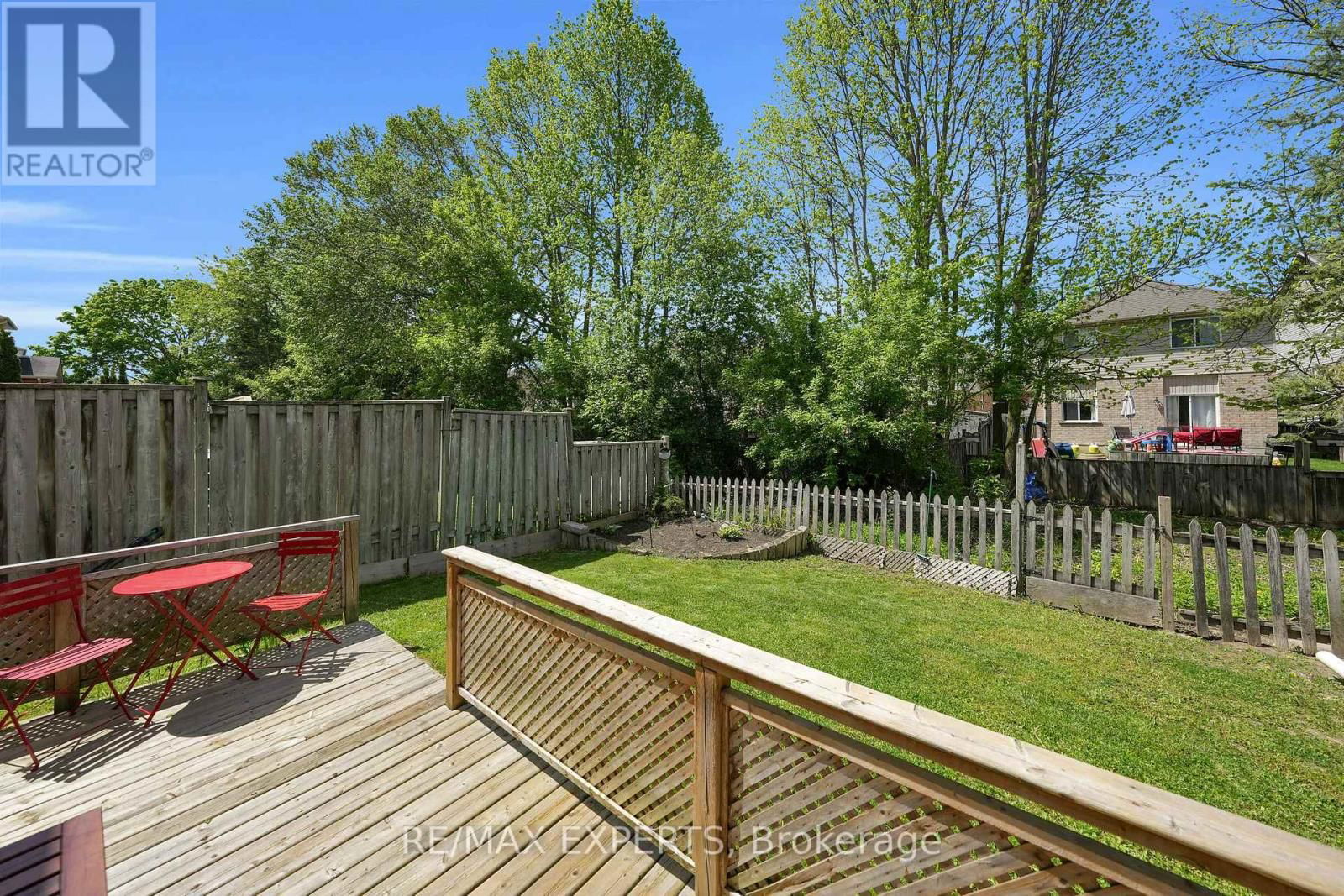 83 GRAY AVENUE Image 31