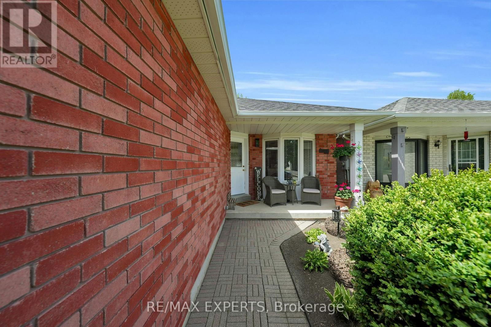 83 GRAY AVENUE Image 4
