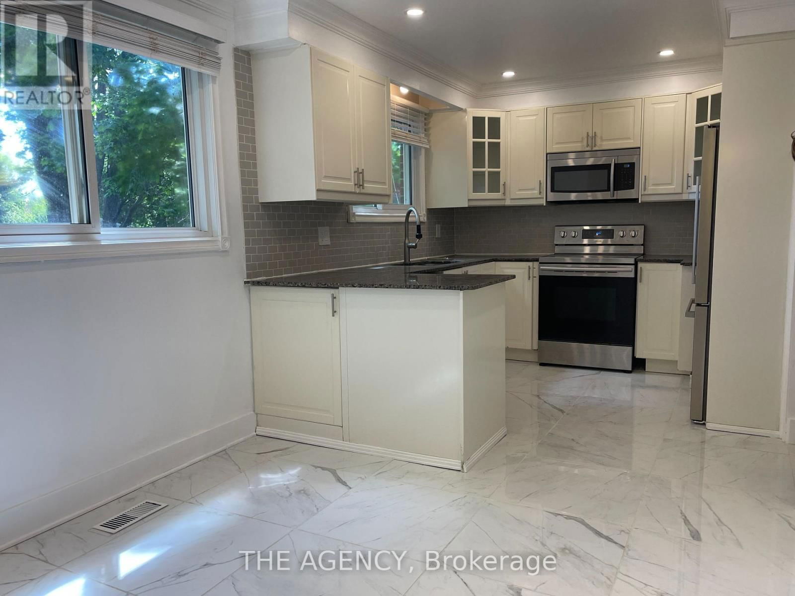 310 PRIMROSE LANE Image 10