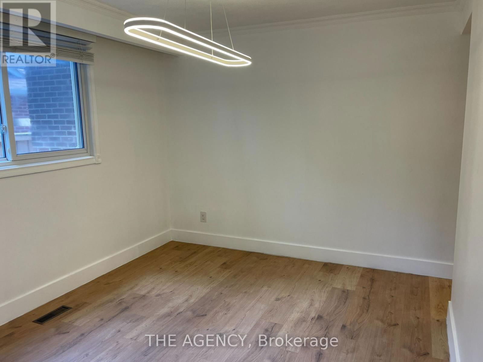 310 PRIMROSE LANE Image 13