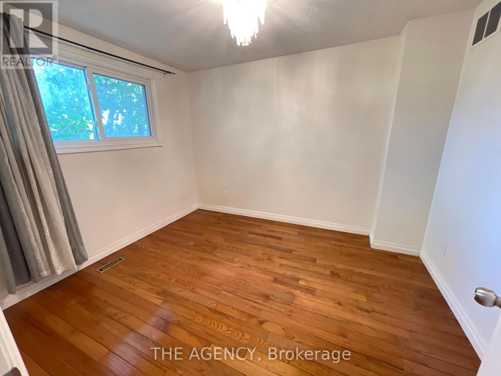310 PRIMROSE LANE Image 21