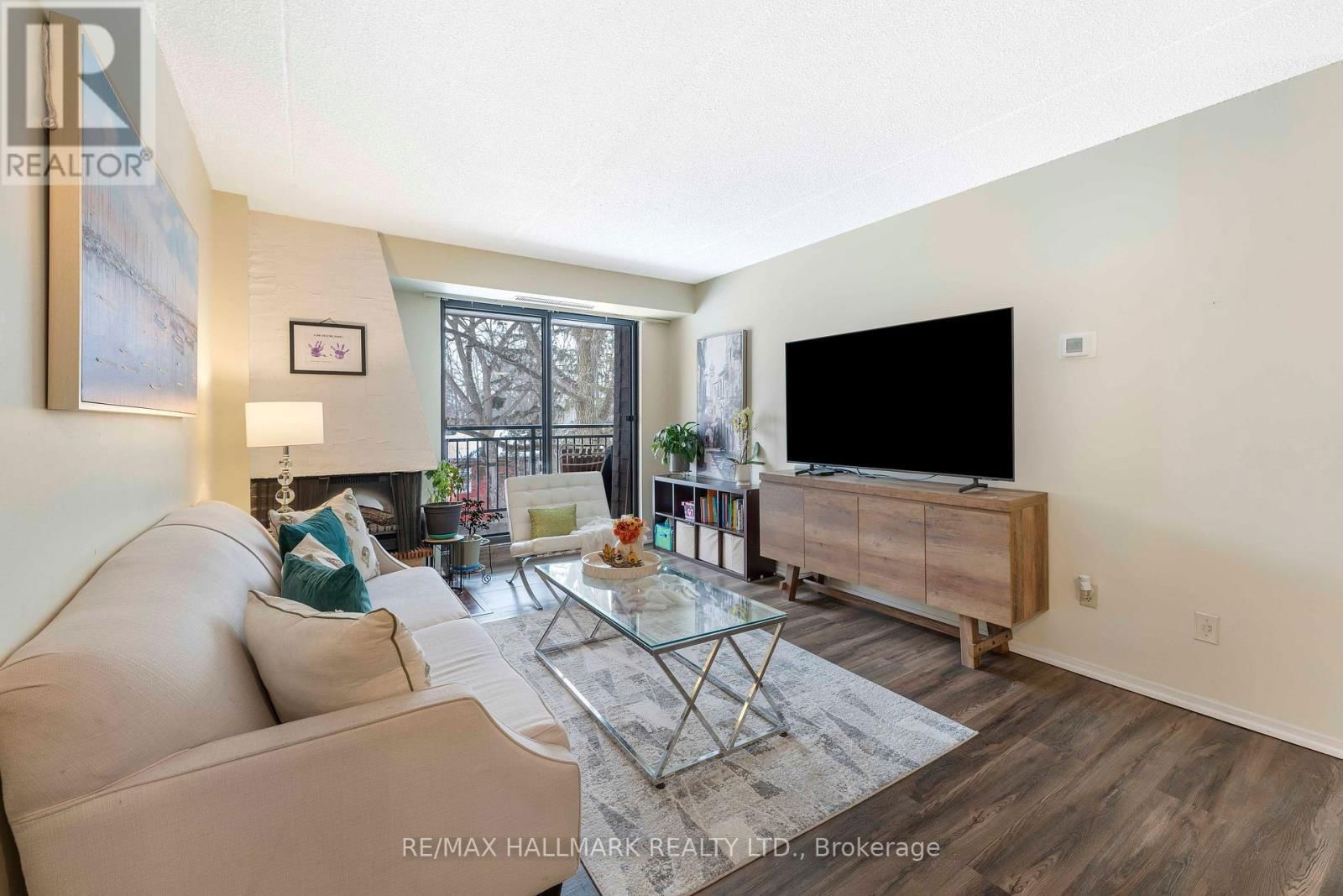 402 - 15390 YONGE STREET Image 12