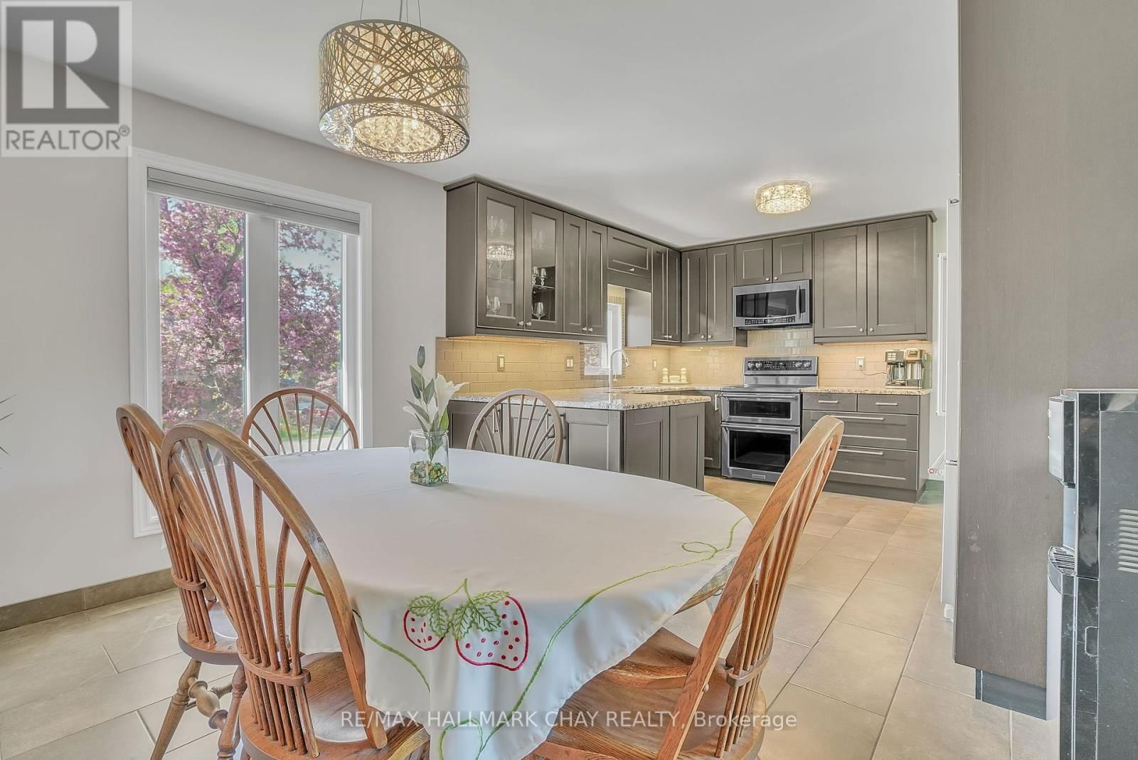 215 MCGEORGE AVENUE Image 11