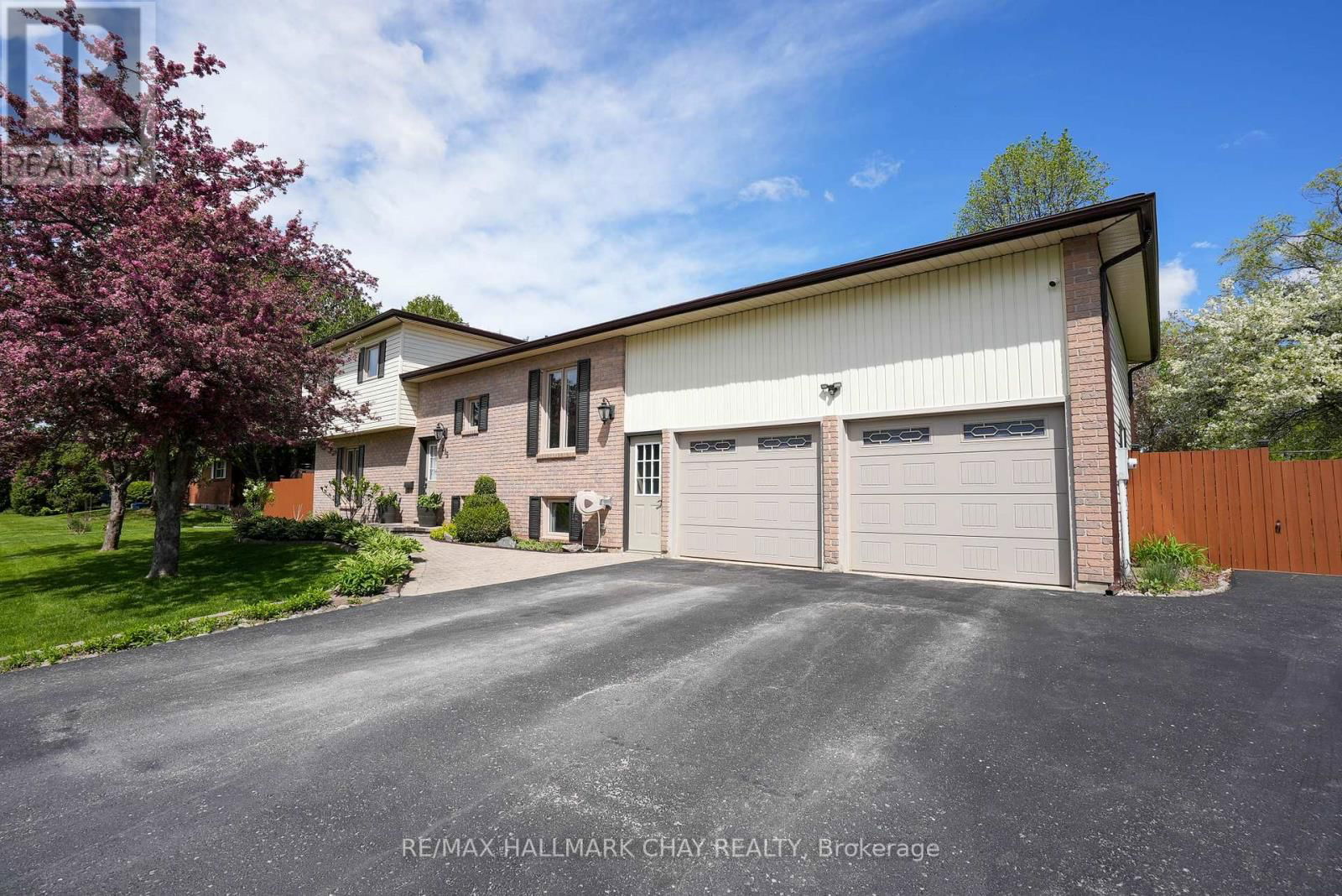 215 MCGEORGE AVENUE Image 2