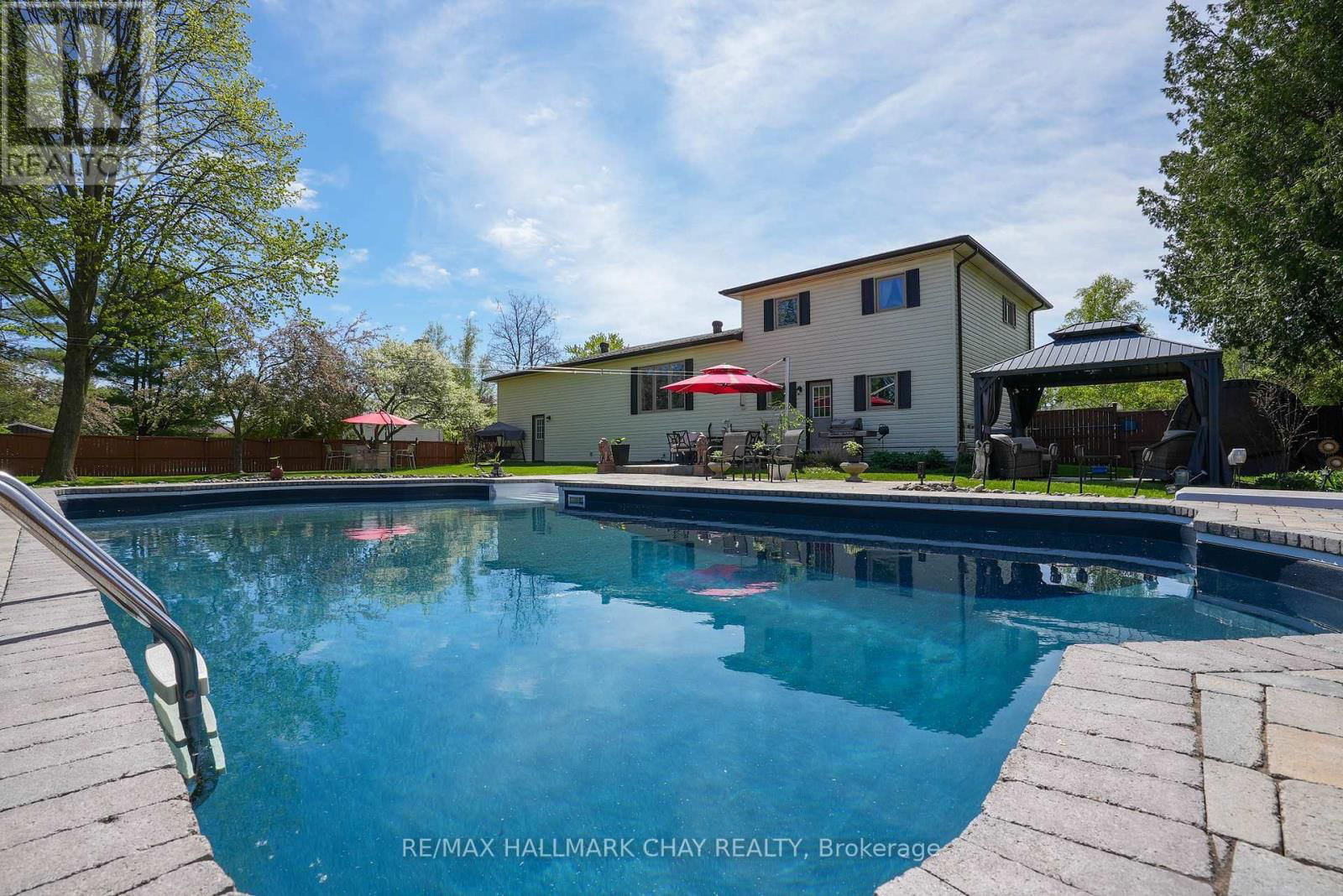 215 MCGEORGE AVENUE Image 5