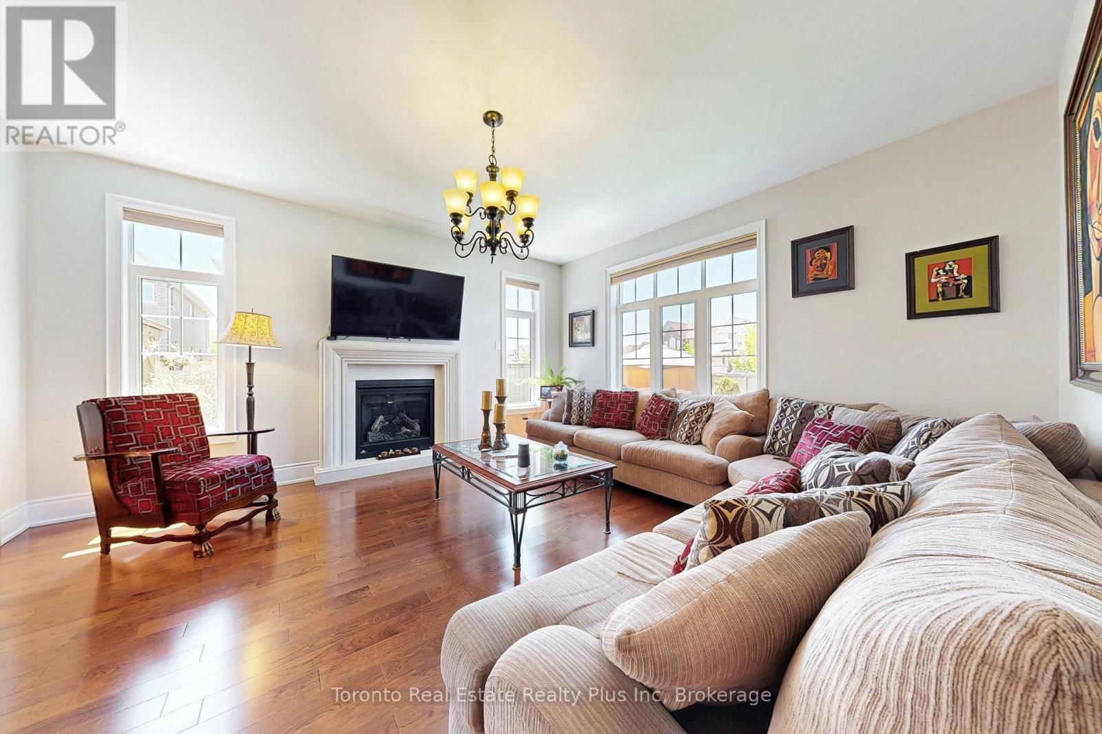 1 WATSON DRIVE Image 15