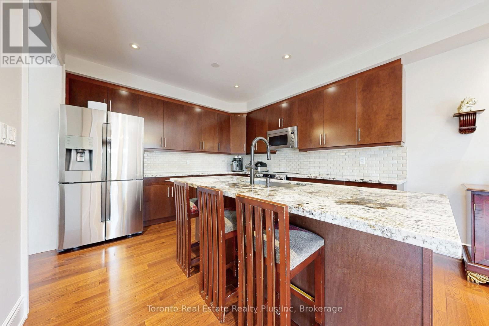 1 WATSON DRIVE Image 19