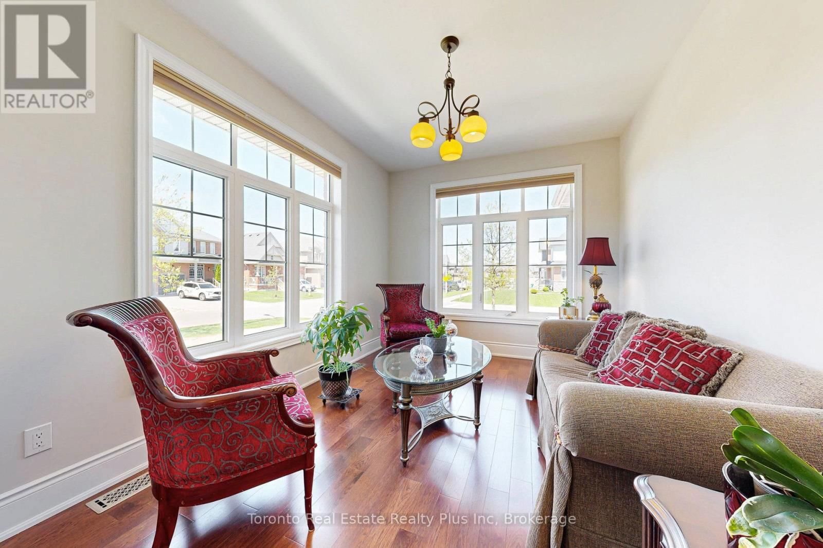 1 WATSON DRIVE Image 9