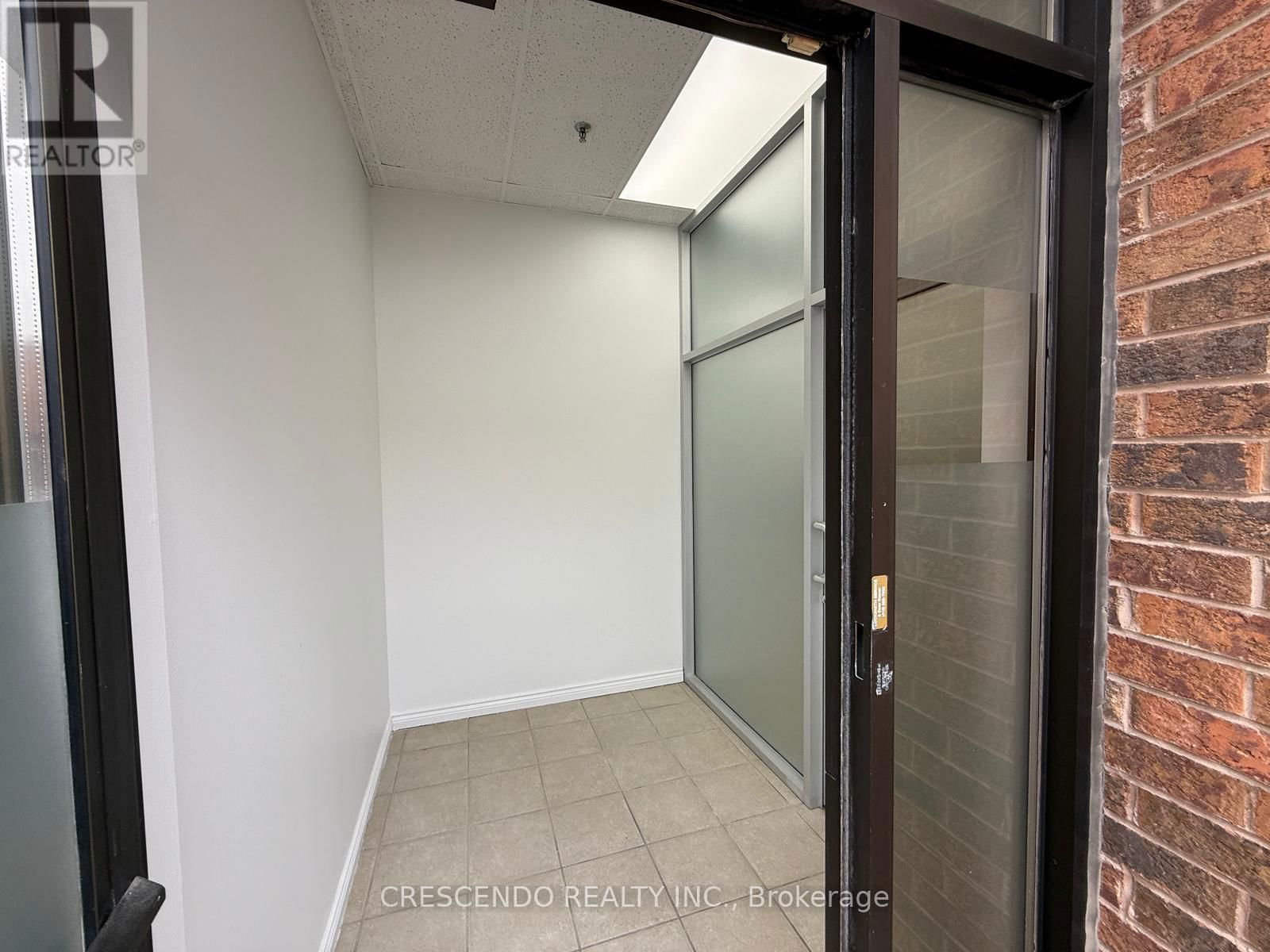 10 - 259 EDGELEY BOULEVARD Image 3