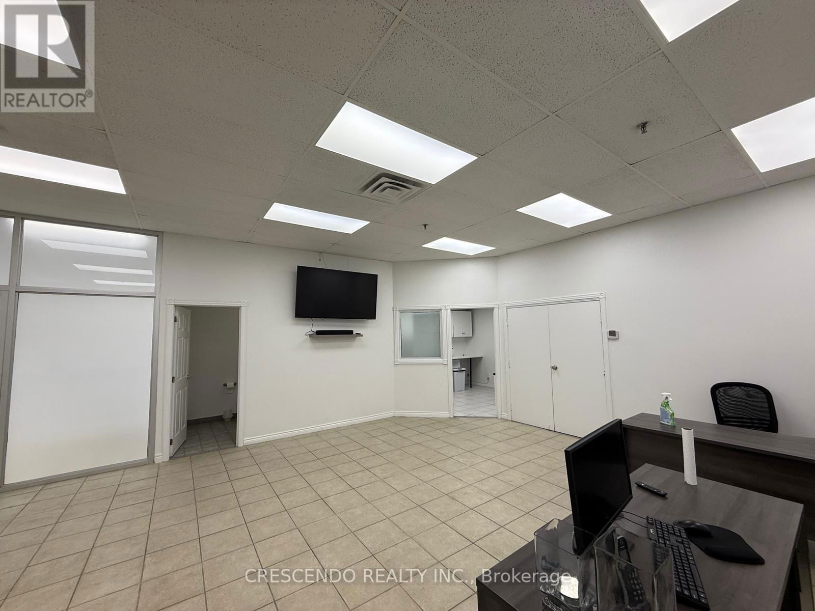 10 - 259 EDGELEY BOULEVARD Image 5