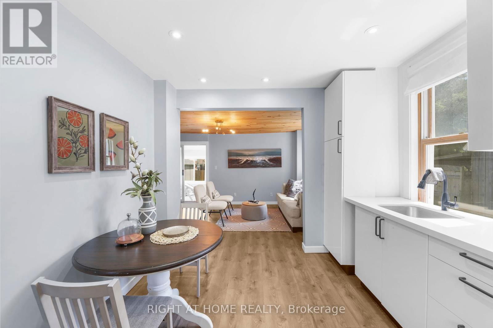 392 STOUFFER STREET Image 11