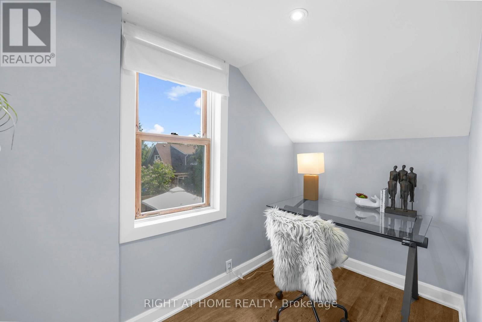 392 STOUFFER STREET Image 25