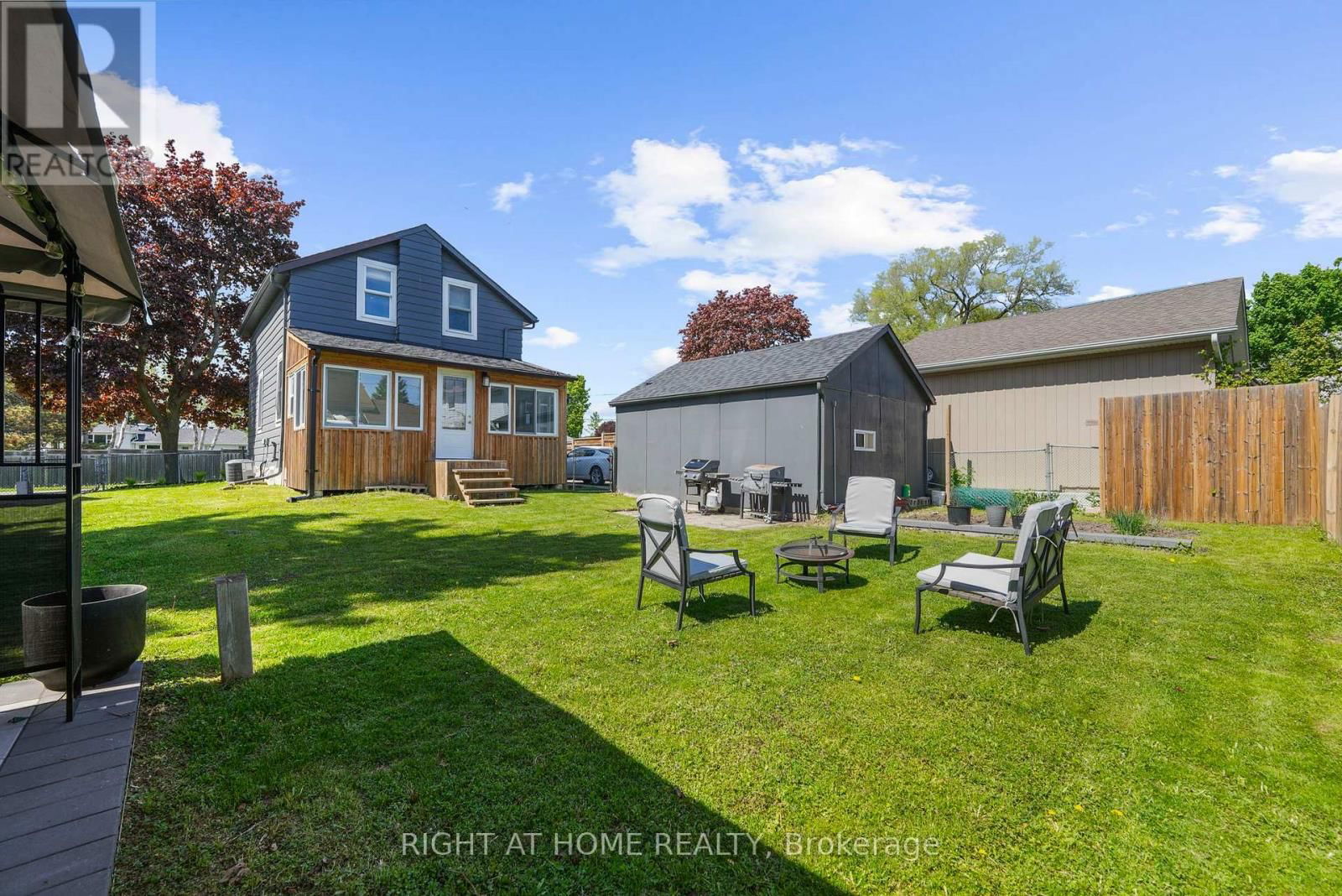 392 STOUFFER STREET Image 37