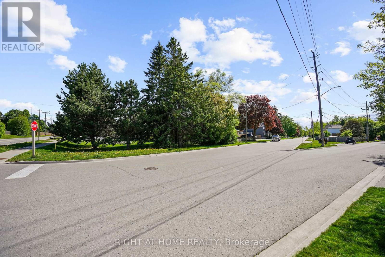 392 STOUFFER STREET Image 40