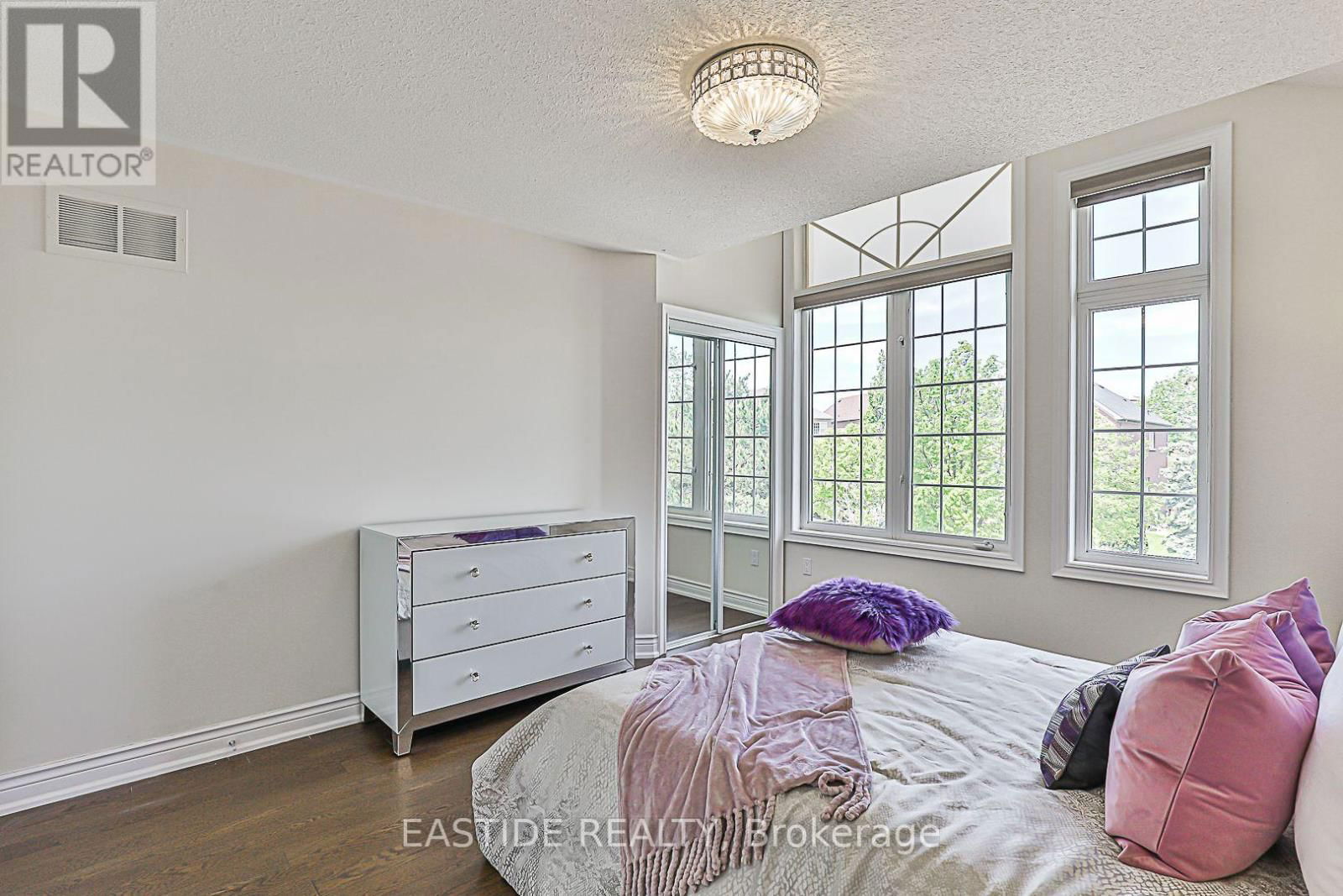 27 BRIMWOOD CRESCENT Image 24