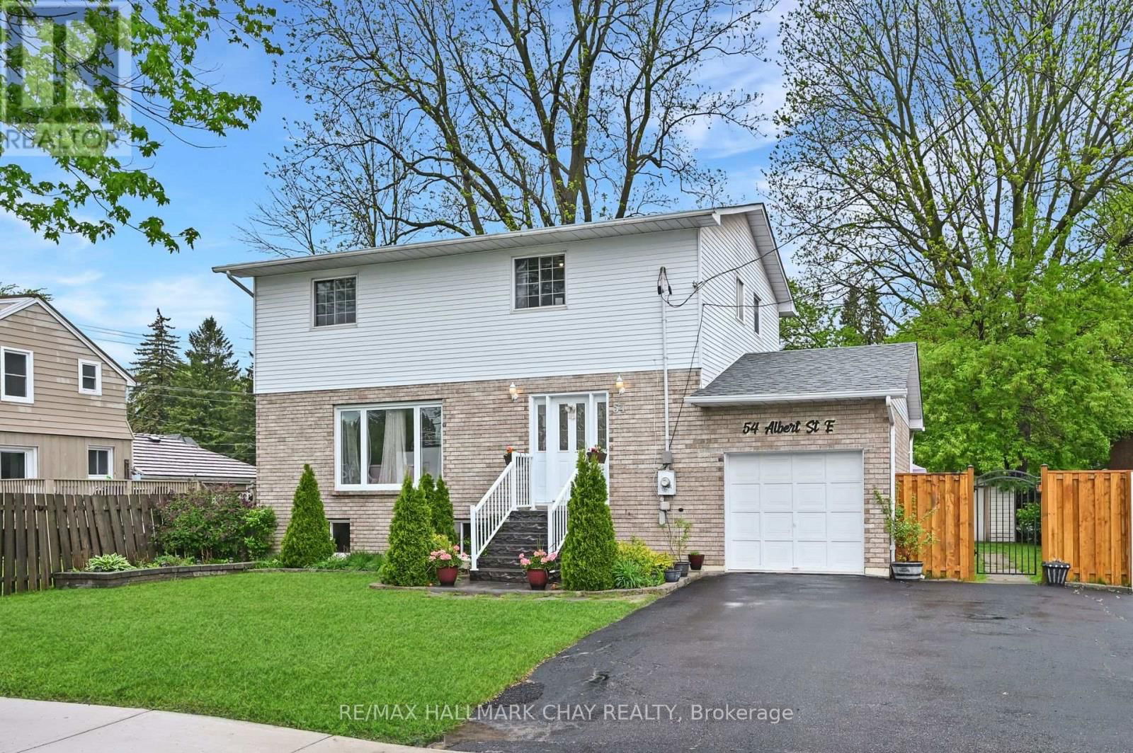 54 ALBERT STREET EAST Image 1