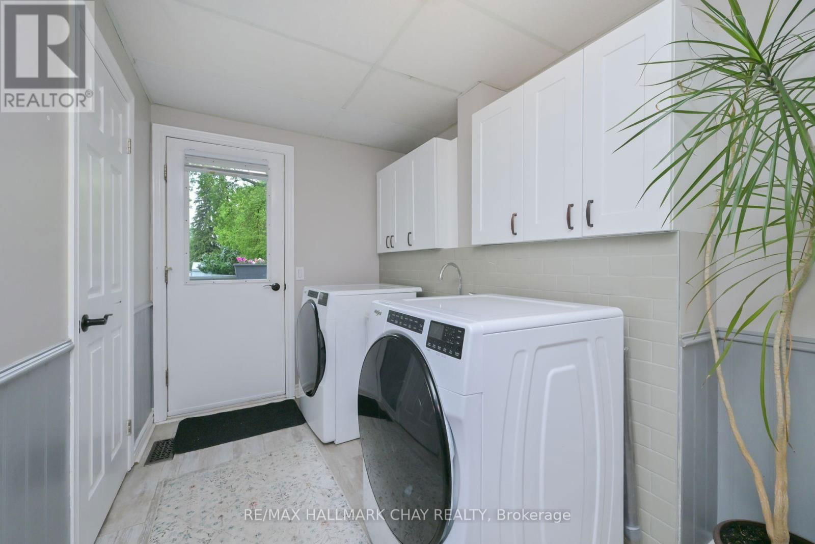 54 ALBERT STREET EAST Image 16