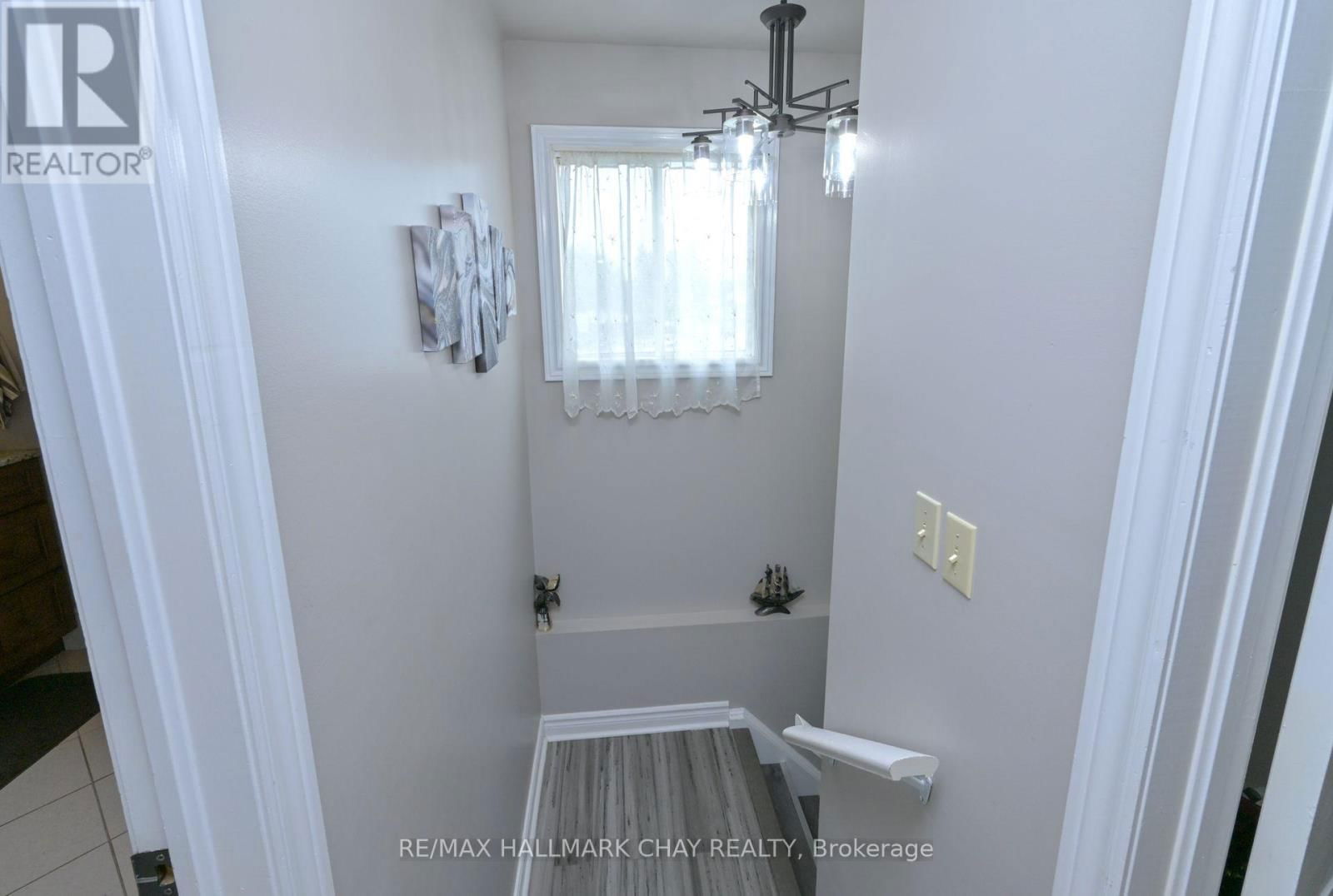 54 ALBERT STREET EAST Image 29
