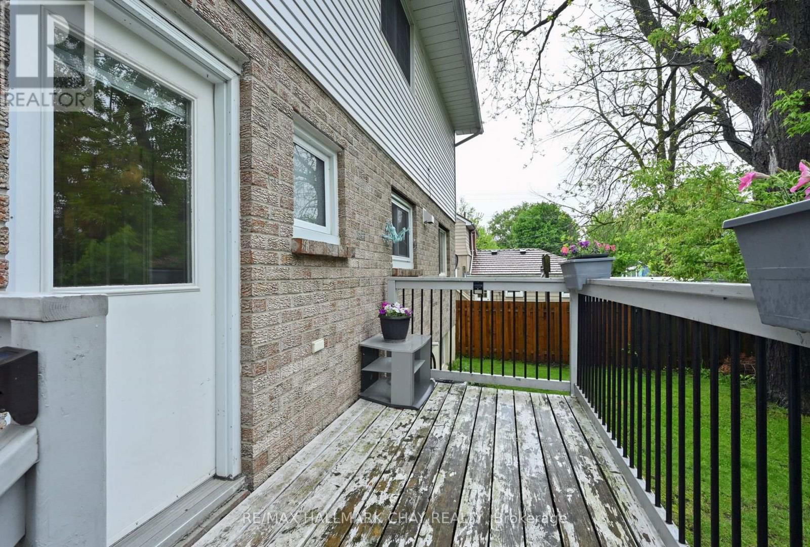 54 ALBERT STREET EAST Image 35