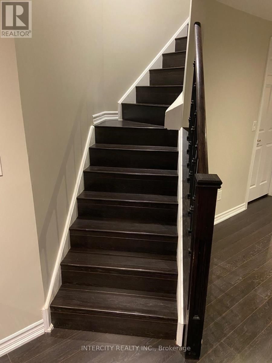 109 CHATEAU DRIVE Image 8