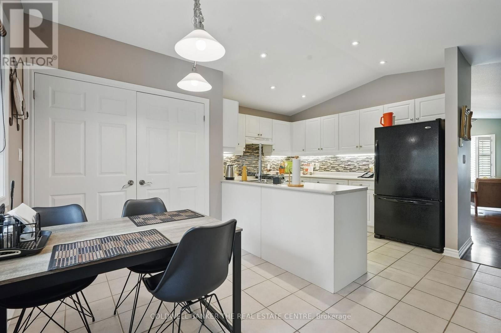 15 RECREATION DRIVE Image 10