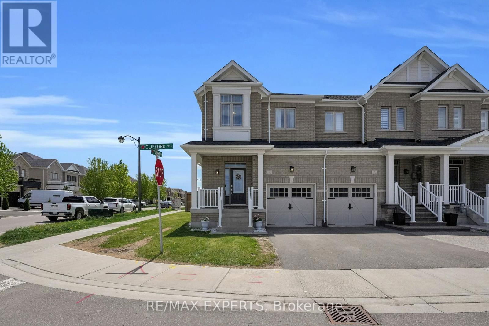 1 CLIFFORD CRESCENT Image 1