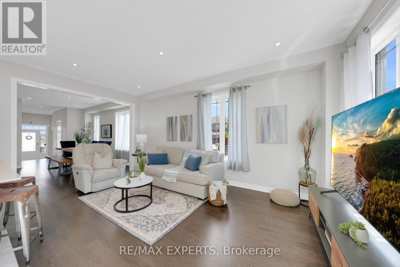 1 CLIFFORD CRESCENT Image 12