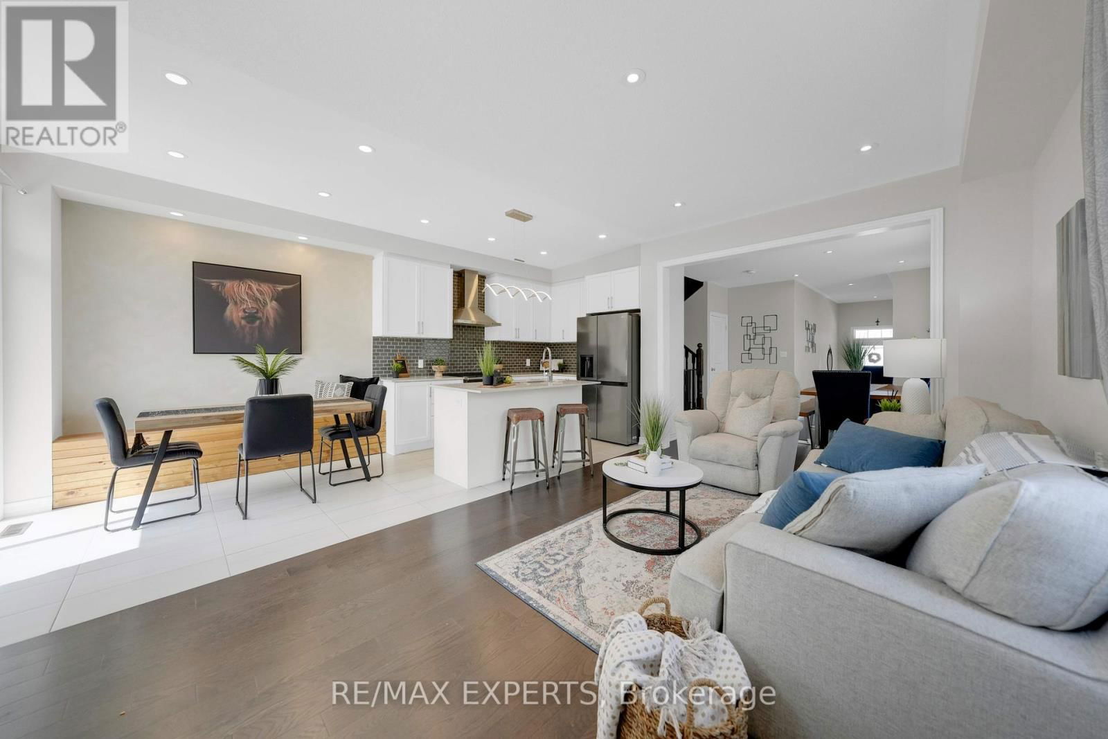 1 CLIFFORD CRESCENT Image 13