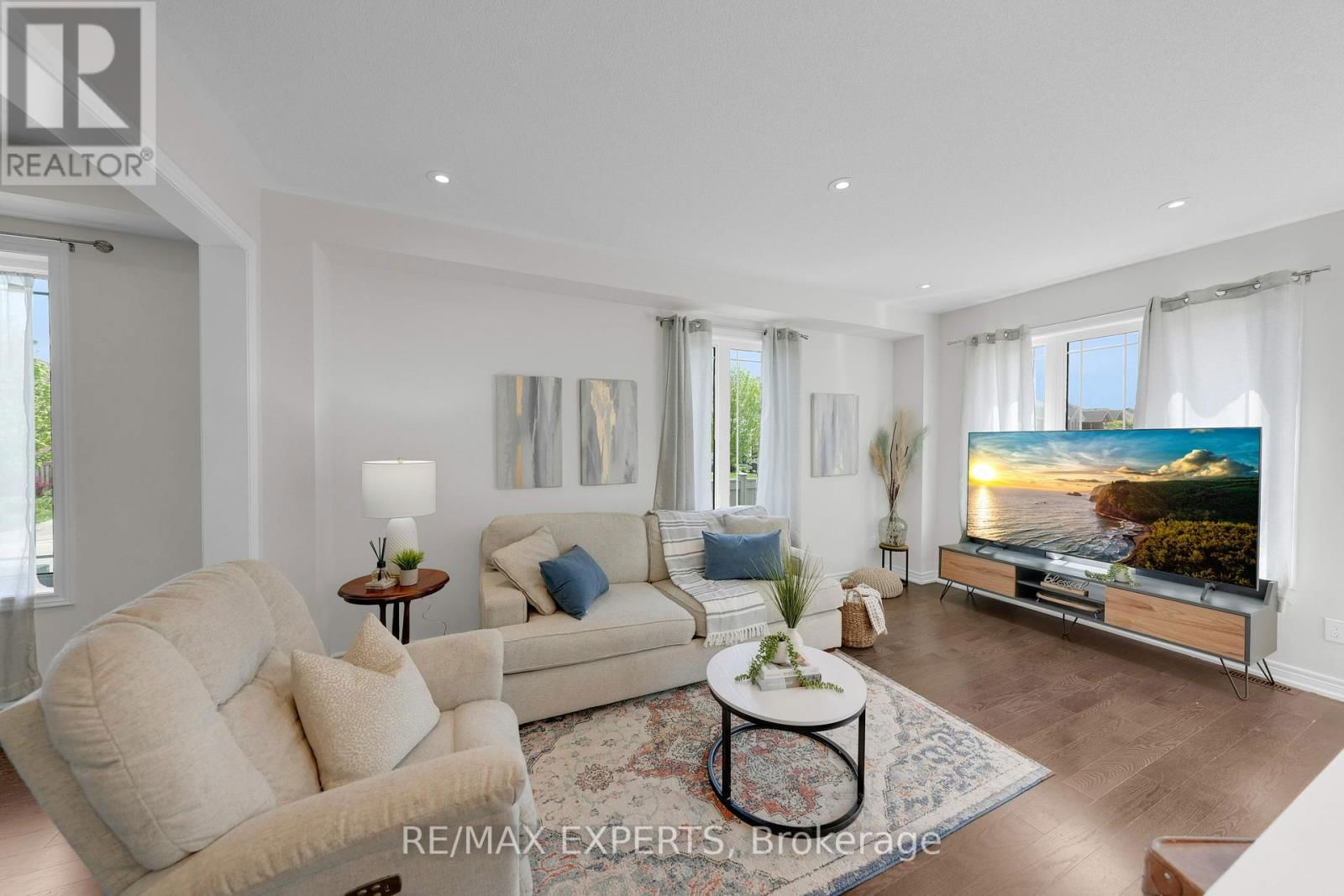 1 CLIFFORD CRESCENT Image 21