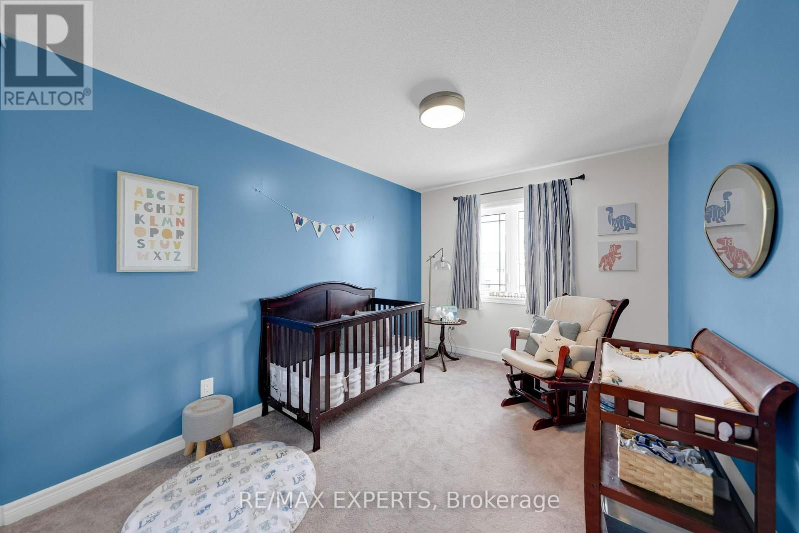 1 CLIFFORD CRESCENT Image 31