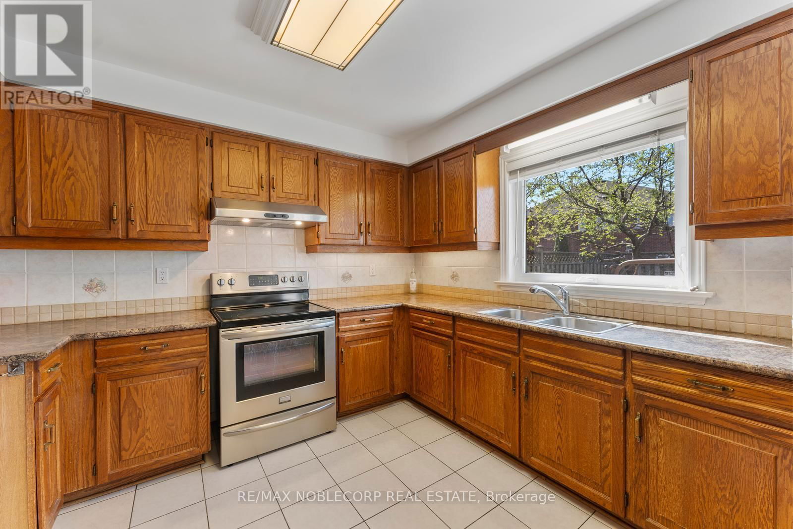 19 CASTLEHILL ROAD Image 20