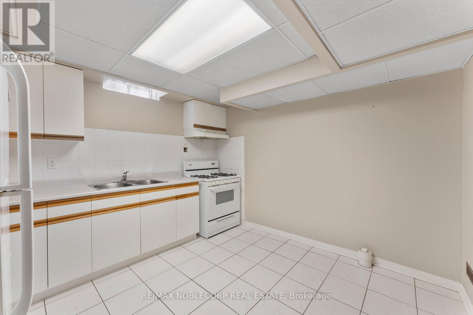 19 CASTLEHILL ROAD Image 40