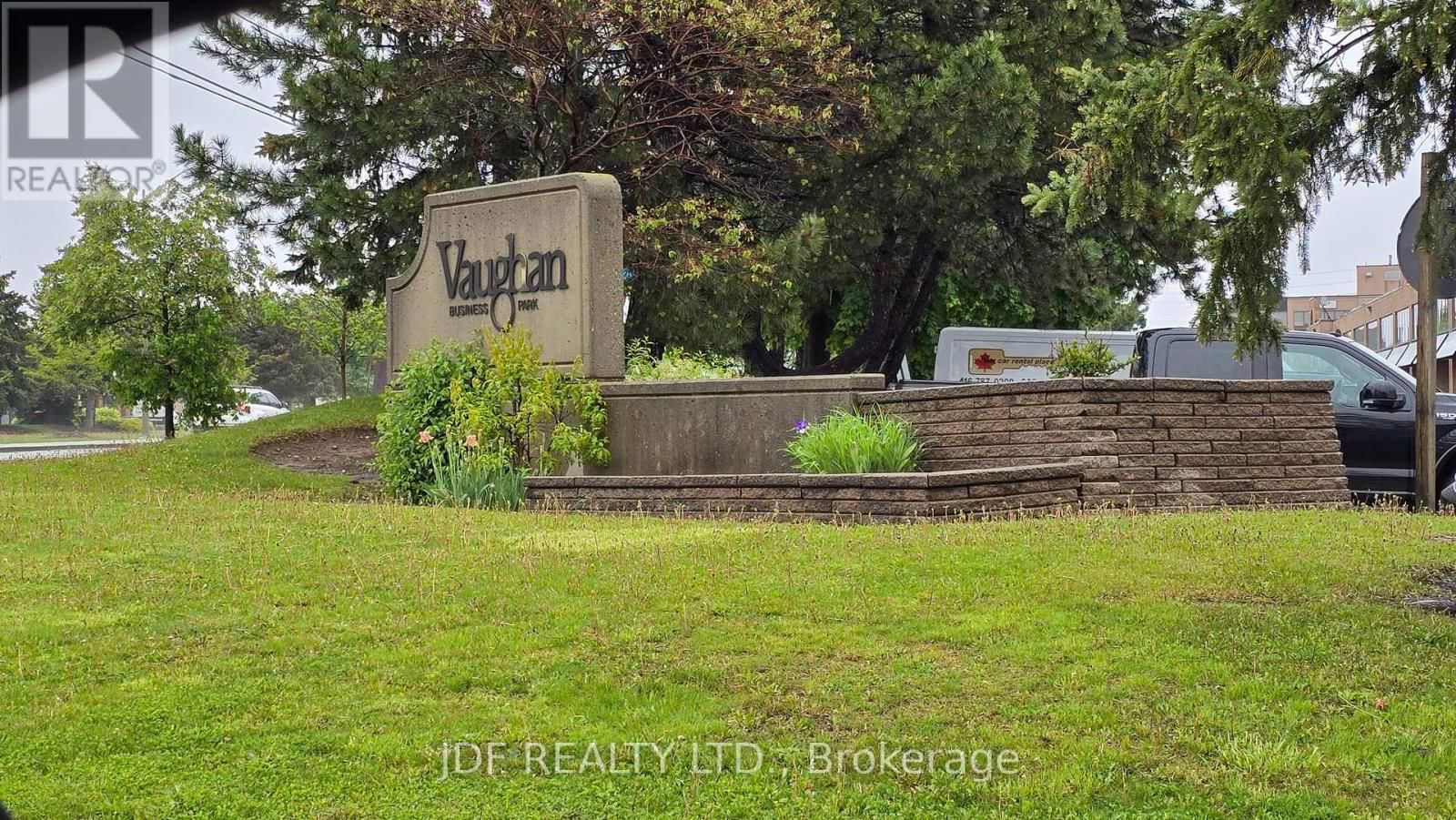 15 - 665 MILLWAY AVENUE Image 1