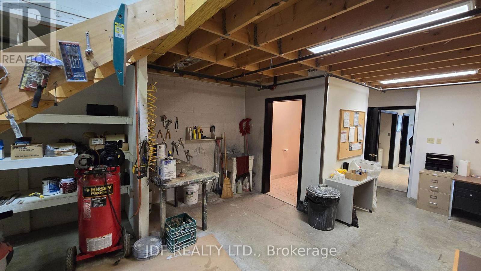 15 - 665 MILLWAY AVENUE Image 10